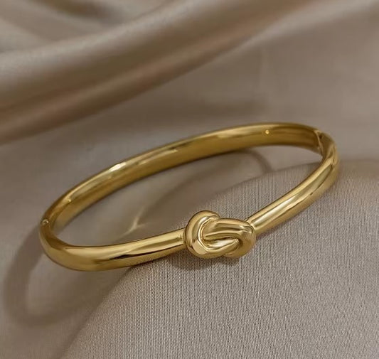 Vintage Gold Knotted Bangle Bracelets