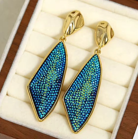 Vintage Shiny Blue Stone Drop Earring