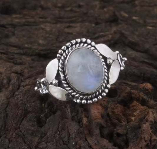 Vintage Elegant Silver Leaf Ring