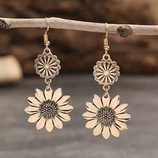 Vintage Carving Sunflower Gold Earrings