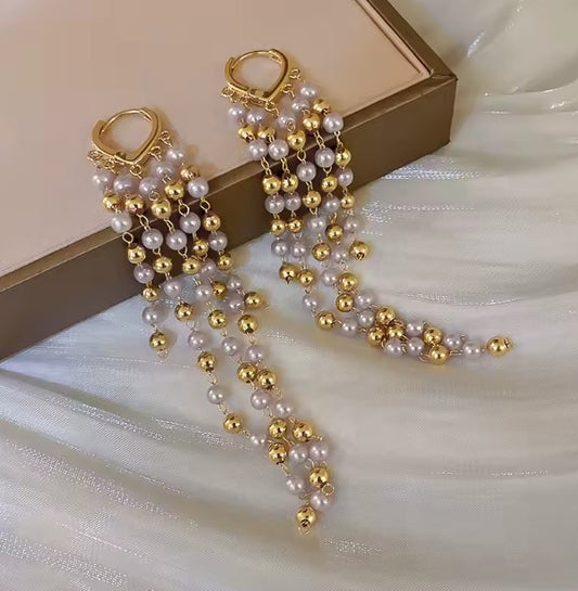 Vintage Palace Water Drop Pearl Earrings