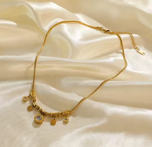 Vintage Zircon Pendant Gold Necklace