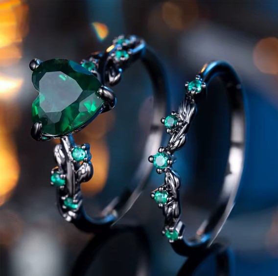 Vintage Green Zircon Stone Heart Ring Set