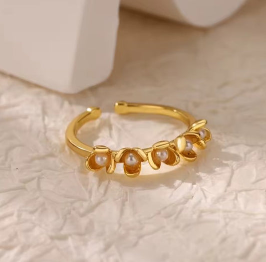 Tiny Multi Pearl Flowers Gold Ring