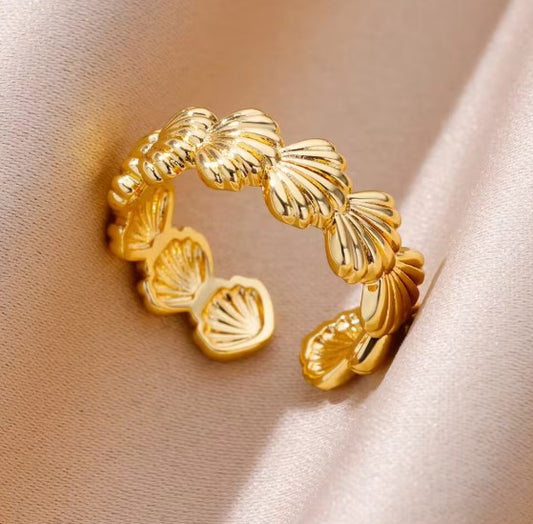 Sunshine Seashell Gold Ring