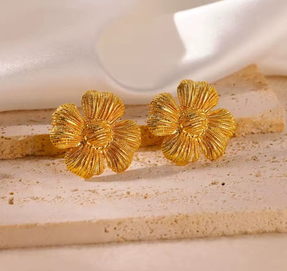 Vintage Flower Gold Earrings