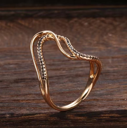 Elegant Winding Fine Black Zircon Ring