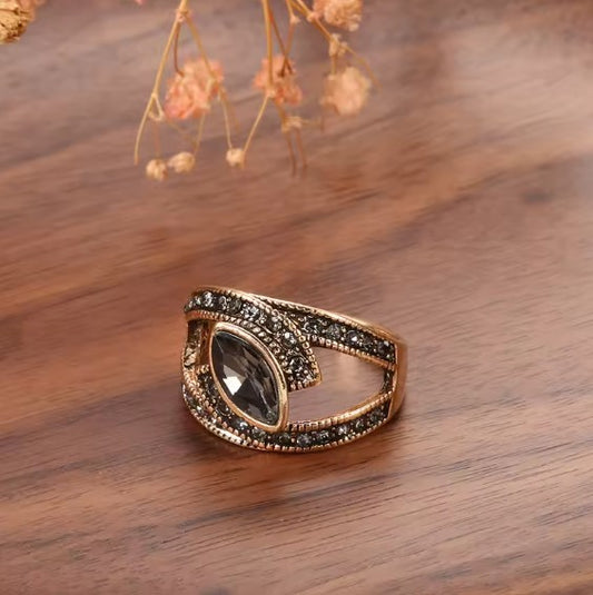 Vintage Zircon Stone Crystal Ring