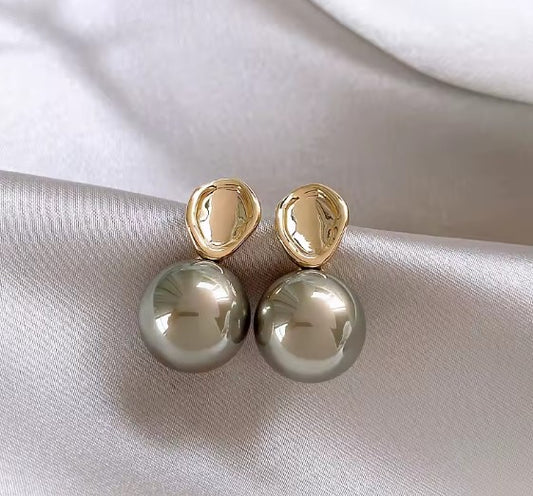 Vintage Grey Pearl Earrings