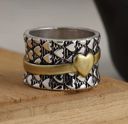 Vintage Two-tone Carving Heart Ring