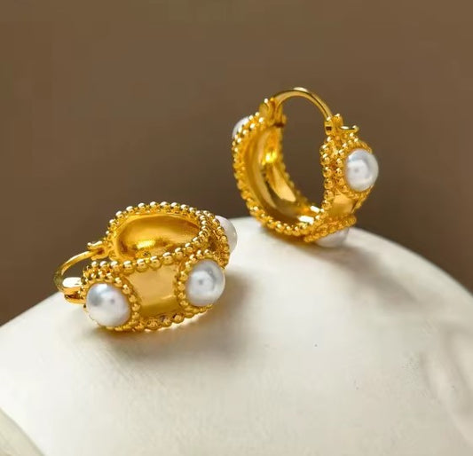 Vintage Circle Pearl Earrings