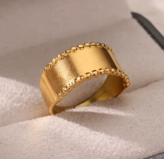 Classic Chunky Gold Ring