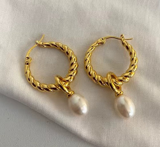 Classic Pearl Twist Freshwater Gold earrings