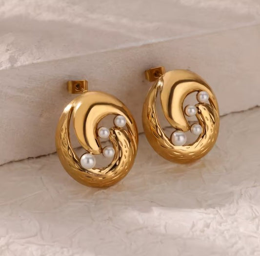 Classic Pearl Gold Earrings
