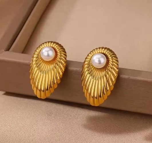 Pearl Shell Stud Gold Earrings