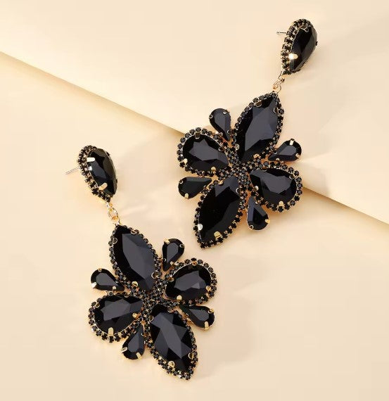 Vintage Shiny White Black Teardrop Earrings