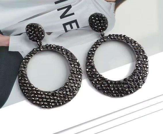 Vintage Black Round Dangle Earrings