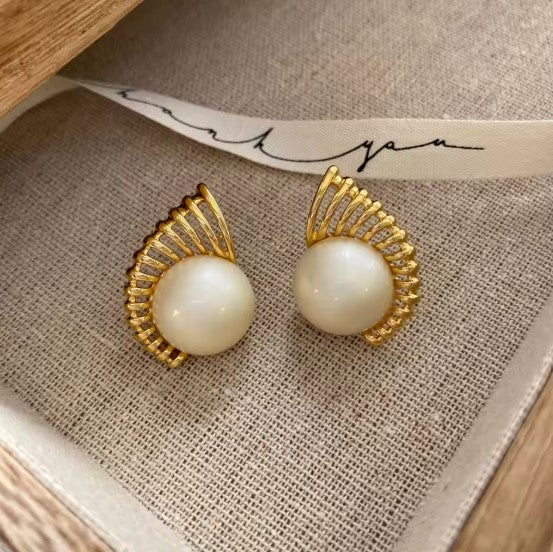 White Round Pearl Stud Earrings