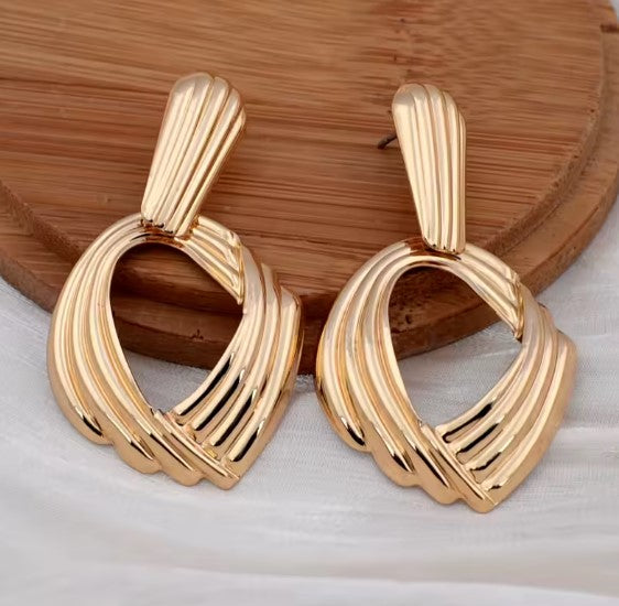 Vintage Weave Twist Oval Dangle Earrings