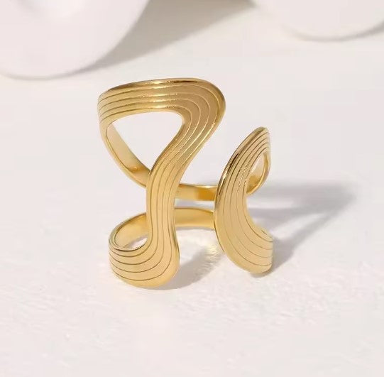 Elegant Wave Adjustable Gold Rings