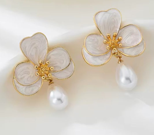 Classic White Flower  Earrings