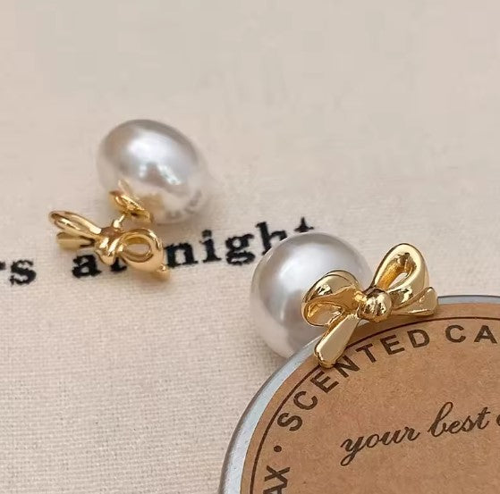 Classic Pearl Bowknot Stud Earrings