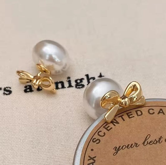 Classic Pearl Bowknot Stud Earrings