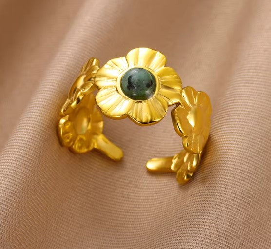 Vintage Green Zircon Flower Gold Ring