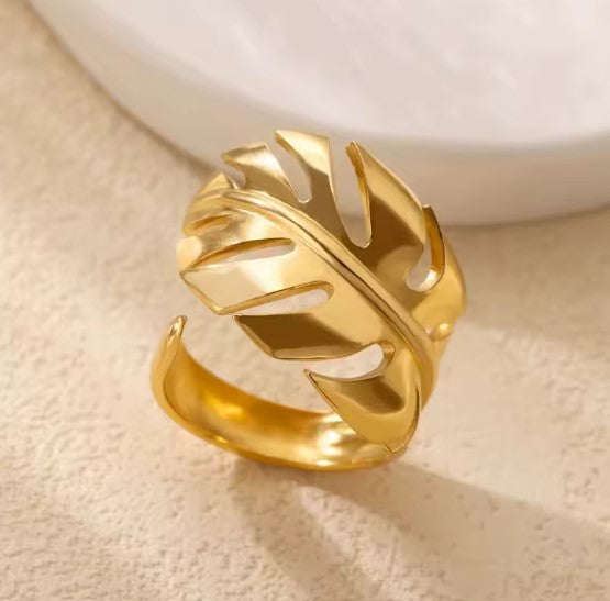 Vintage Leaf Gold Ring