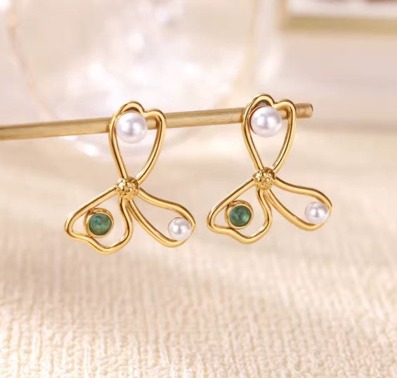 Vintage Flower Green Stone with Pearl Earrings