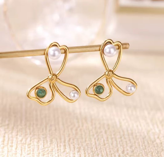 Vintage Flower Green Stone with Pearl Earrings