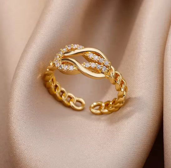 Vintage Twist Zircon Gold Ring