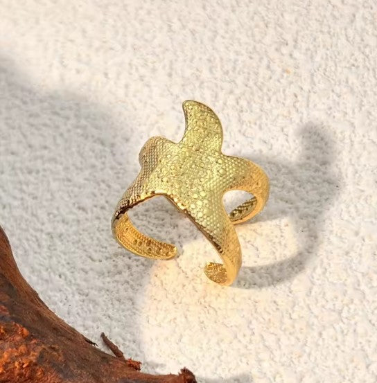 Classic Starfish Gold Ring