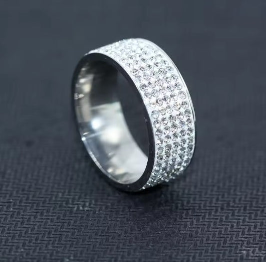 Shine Silver Round Inlaid Zircon Ring