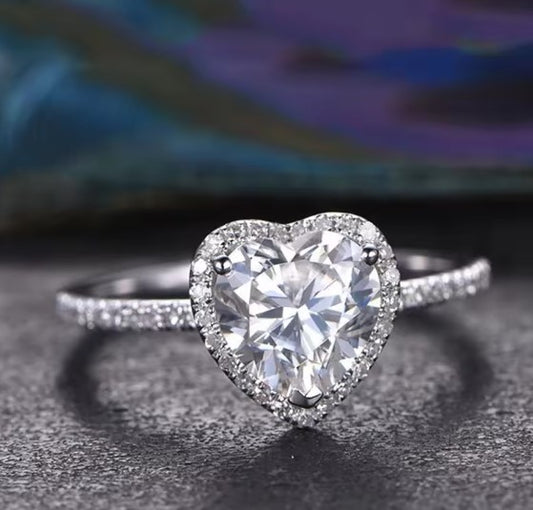 Luxury White Zircon Silver Heart Ring
