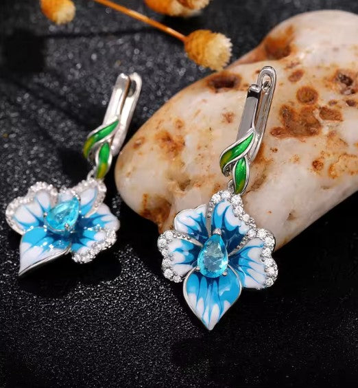 Vintage Floral Green Leaf Dangle Earrings