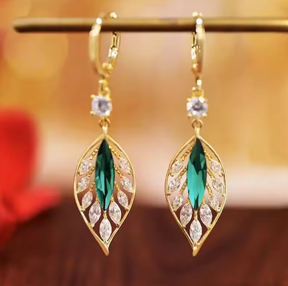 Elegant Temperament Leaf Drop Gold Earrings