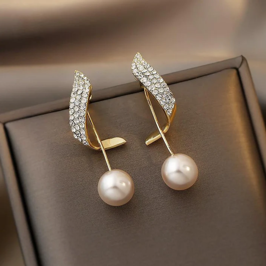 Pearl Earrings in Gold