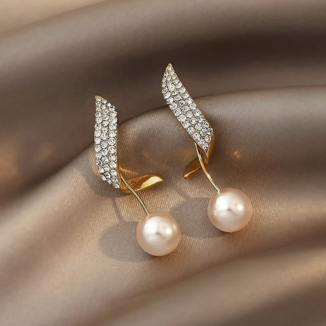 Pearl Earrings in Gold