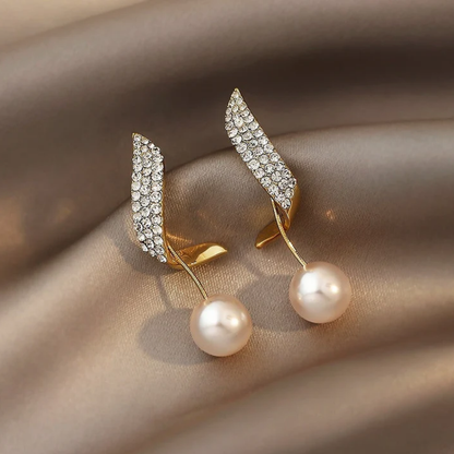 Pearl Earrings in Gold
